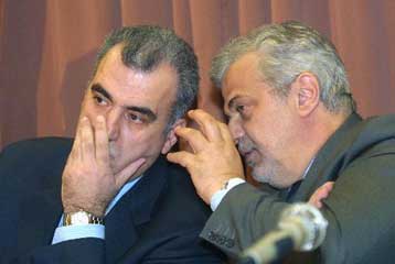 Σειρά επαφών για την ασφάλιση σε ΔΕΚΟ και τράπεζες ξεκινά το υπουργείο Εργασίας