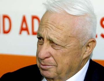 Πρόθυμος για συνομιλίες με αραβικό κόσμο ο Σαρόν – Δεν σταματούν οι επιχειρήσεις