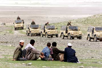 Έκρηξη βόμβας με στόχο τον Αφγανό υπουργό Αμυνας σημειώθηκε στο Τζαλαλαμπάντ