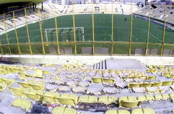 Κατάληψη «κιτρινόμαυρων» φιλάθλων στα γραφεία της ΠΑΕ Αρης