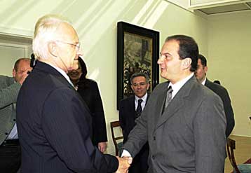 Το θέμα του ευρωστρατού και το Κυπριακό έθεσε στον Στόιμπερ ο πρόεδρος της ΝΔ