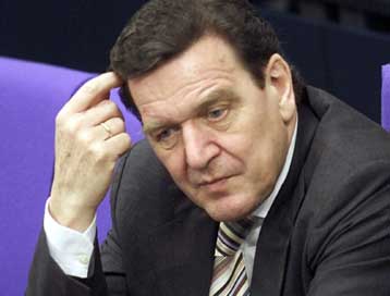 Πρωτοβουλία για τη διατήρηση των θέσεων εργασίας στην Kirch ανακοίνωσε ο Σρέντερ