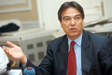 Επανέρχεται στο ζήτημα διαχωρισμού Κράτους και Εκκλησίας ο Νίκος Σηφουνάκης