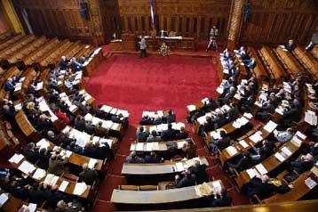 Νομοσχέδιο για την παράδοση υπόπτων στη Χάγη υιοθέτησε το Βελιγράδι