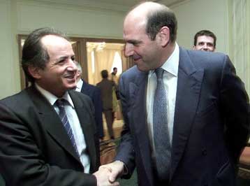 Σε συμφωνία οδεύουν ΓΣΕΕ και ΣΕΒ για τη διετή συλλογική σύμβαση εργασίας