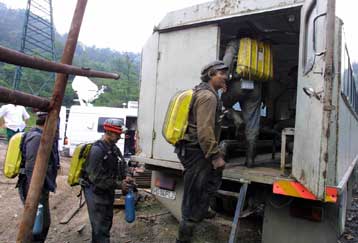 Τουλάχιστον 31 νεκροί από εκρήξεις σε ορυχεία στη βόρεια Κίνα