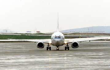 Έλλειμμα 30-35 δισ. δρχ. στην Ολυμπιακή Αεροπορία το 2002