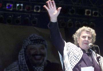 Ηχηρά πολιτικά μηνύματα στη συναυλία αλληλεγγύης προς τους Παλαιστίνιους