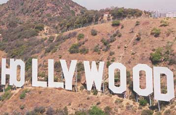 Αβέβαιο μοιάζει το μέλλον της περίφημης επιγραφής «Hollywood» στο Λος Αντζελες