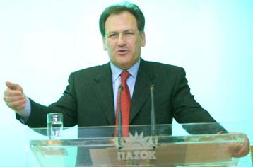 Τα ονόματα των υποψηφίων δημάρχων και νομαρχών για το ΠΑΣΟΚ ανακοίνωσε ο Κ.Λαλιώτης