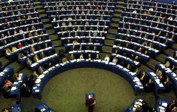 Πρόβλημα κατανομής η βιωσιμότητα των συντάξεων, σύμφωνα με το Ευρωκοινοβούλιο