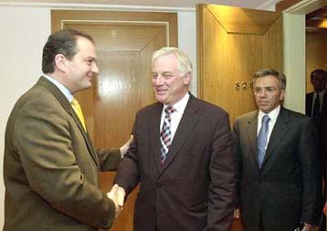 Κύπρος, Ευρώπη και Μέση Ανατολή στο τραπέζι Καραμανλή και Πάτεν