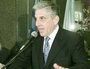 Συζητήσαμε και δεν διαπραγματευτήκαμε με τις ΗΠΑ, τονίζει ο Γ.Παπαντωνίου