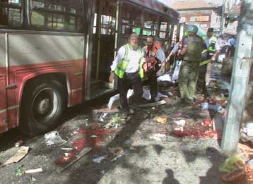 Ισχυρή έκρηξη σε λεωφορείο στην Ιερουσαλήμ – Τουλάχιστον έξι νεκροί