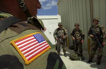 Η Διεθνής Αμνηστία καταγγέλλει τις ΗΠΑ για κακομεταχείριση των Αφγανών κρατουμένων