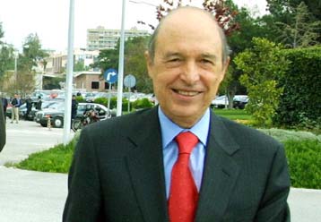 Επίσκεψη Σημίτη στη Νίκαια και συνάντηση με κατοίκους της περιοχής