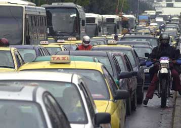 Όριο ηλικίας μπαίνει στα ΙΧ από την 1η Ιουλίου