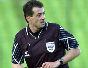 Ο Βασσάρας κληρώθηκε να διευθύνει το ντέρμπι Ολυμπιακός-ΑΕΚ