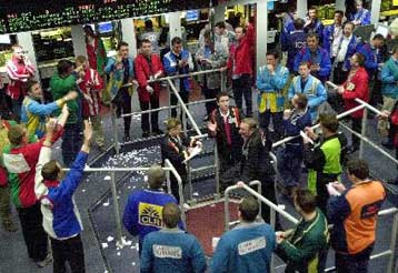 Ανοδος 3% στις τιμές του πετρελαίου, καθώς μειώνονται τα αμερικανικά αποθέματα