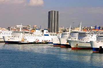 Συνολική μέση αύξηση 12,7% επέρχεται στα εισιτήρια των ακτοπλοϊκών γραμμών το 2002