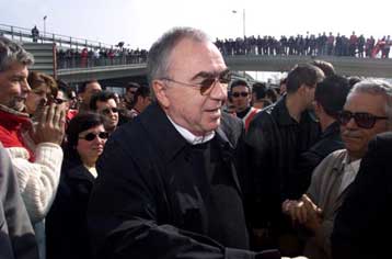 Ψήφος εμπιστοσύνης από Κόκκαλη σε Βασσάρα