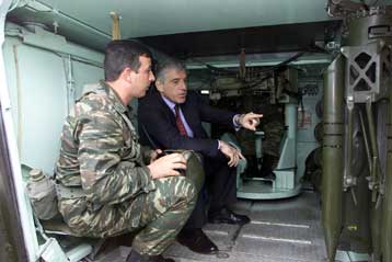 Ευαίσθητη η περίοδος για τα εθνικά θέματα σύμφωνα με τον υπουργό Εθνικής Αμυνας