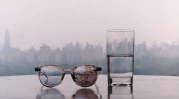 Κατώτερη των προσδοκιών η δημοπρασία φωτογραφίας με τα γυαλιά του Τζον Λένον