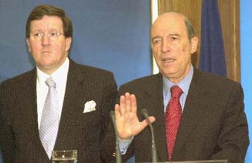 Δεν πρόκειται να δεχθούμε το κείμενο της Αγκυρας για τον ευρωστρατό, τόνισε ο Σημίτης