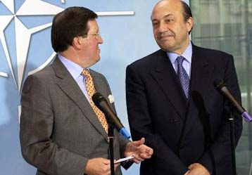 Το ΝΑΤΟ προσκαλεί επισήμως τη Ρωσία σε κοινή σύνοδο, στα τέλη Μαΐου στη Ρώμη