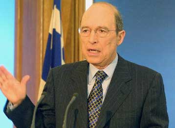 Η επιτάχυνση της πραγματικής σύγκλισης στόχος της κυβέρνησης, τόνισε ο Κ.Σημίτης