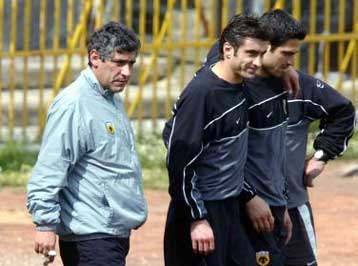 Την απαίτηση από τους παίκτες του να… γράψουν ιστορία έχει ο Σάντος