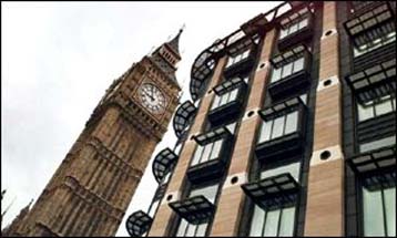 Τουλάχιστον… 7.500 ελαττώματα έχει το νεο κτίριο με τα γραφεία των Αγγλων βουλευτών