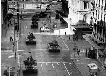 Μηνύματα της πολιτικής ηγεσίας 35 χρόνια μετά τη «μαύρη» 21η Απριλίου του 1967