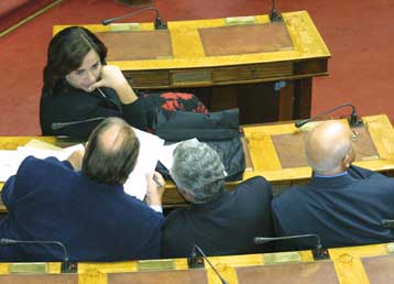 Δωδεκαμελής αντιπροσωπεία της Βουλής στο Στρασβούργο για τη Σύνοδο 2002