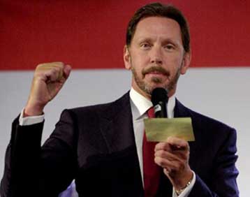 Ο Αμερικανός υπουργός Δικαιοσύνης κι ο αρχηγός της Oracle πήραν βραβεία «Big Brother»