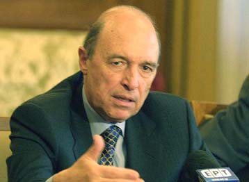 Ενοχλημένος ο Κ.Σημίτης από τη στάση ορισμένων δημάρχων αναφορικά με τα Ολυμπιακά έργα