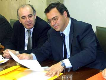 Καμία παράταση στις δηλώσεις του ΦΠΑ τριετίας, τονίζει το υπουργείο Οικονομίας