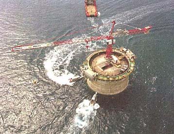 Στη θάλασσα και η τέταρτη κολόνα της γέφυρας Ρίου-Αντιρρίου