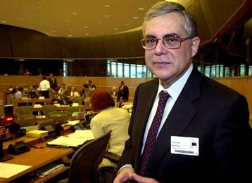 «Ναι» στην υποψηφιότητα Παπαδήμου είπε η αρμόδια επιτροπή του Ευρωκοινοβουλίου