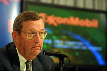 Μεγάλη πτώση κερδοφορίας για την Exxon Mobil κατά το α τρίμηνο του 2002