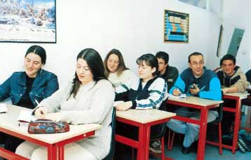 Απελευθέρωση των διδάκτρων ζητούν οι ιδιοκτήτες φροντιστηρίων ξένων γλωσσών