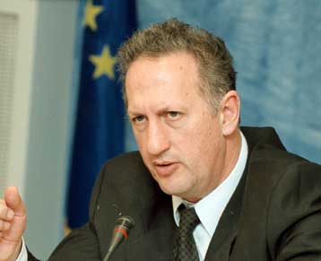 Τα προβλήματα της δημόσιας διοίκησης επί τάπητος στη συζήτηση στη Βουλή