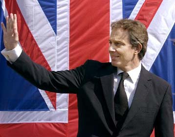 «Αποκρουστικές» οι πολιτικές του Λεπέν, τονίζει ο Βρετανός πρωθυπουργός