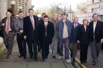 Στο εδώλιο οι «παρατηρητές αεροπλάνων», με πίστη για αθωωτική απόφαση