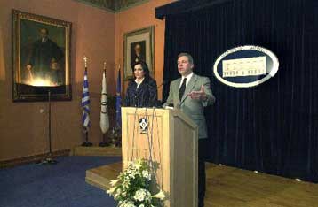 Με τον Δημήτρη Αβραμόπουλο συναντήθηκε η Ντόρα Μπακογιάννη