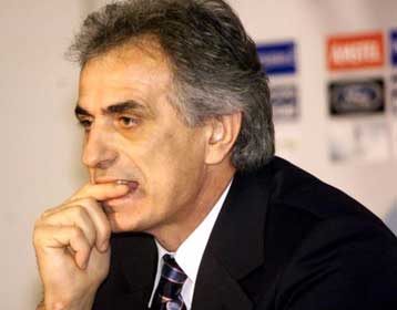 Περιέγραψε «ερυθρόλευκα» αλλά δεν κατονόμασε τη νέα του ομάδα ο Χαλίλοτζιτς