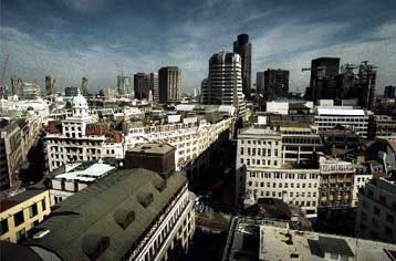 Τον κίνδυνο «φυγής» των Ελλήνων εφοπλιστών από το City τονίζουν οι Financial Times