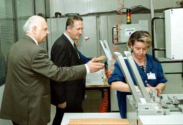 Στο «στυλ» των δελτίων ταυτότητας θα είναι οι νέες εκλογικές κάρτες