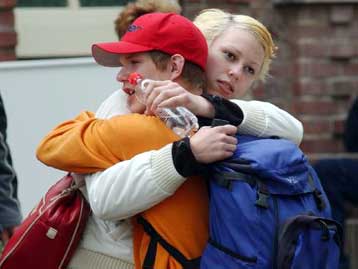 Με 18 θύματα -συμπεριλαμβανομένου του δράστη- έληξε το δράμα στο σχολείο της Γερμανίας