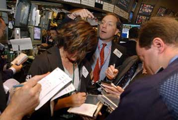 Υποχωρούν Nasdaq και Dow Jones στο άνοιγμα της Παρασκευής